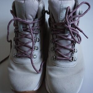 COLUMBIA | WOMEN'S NEWTON WANDER WATERPROOF HIKING BOOTS